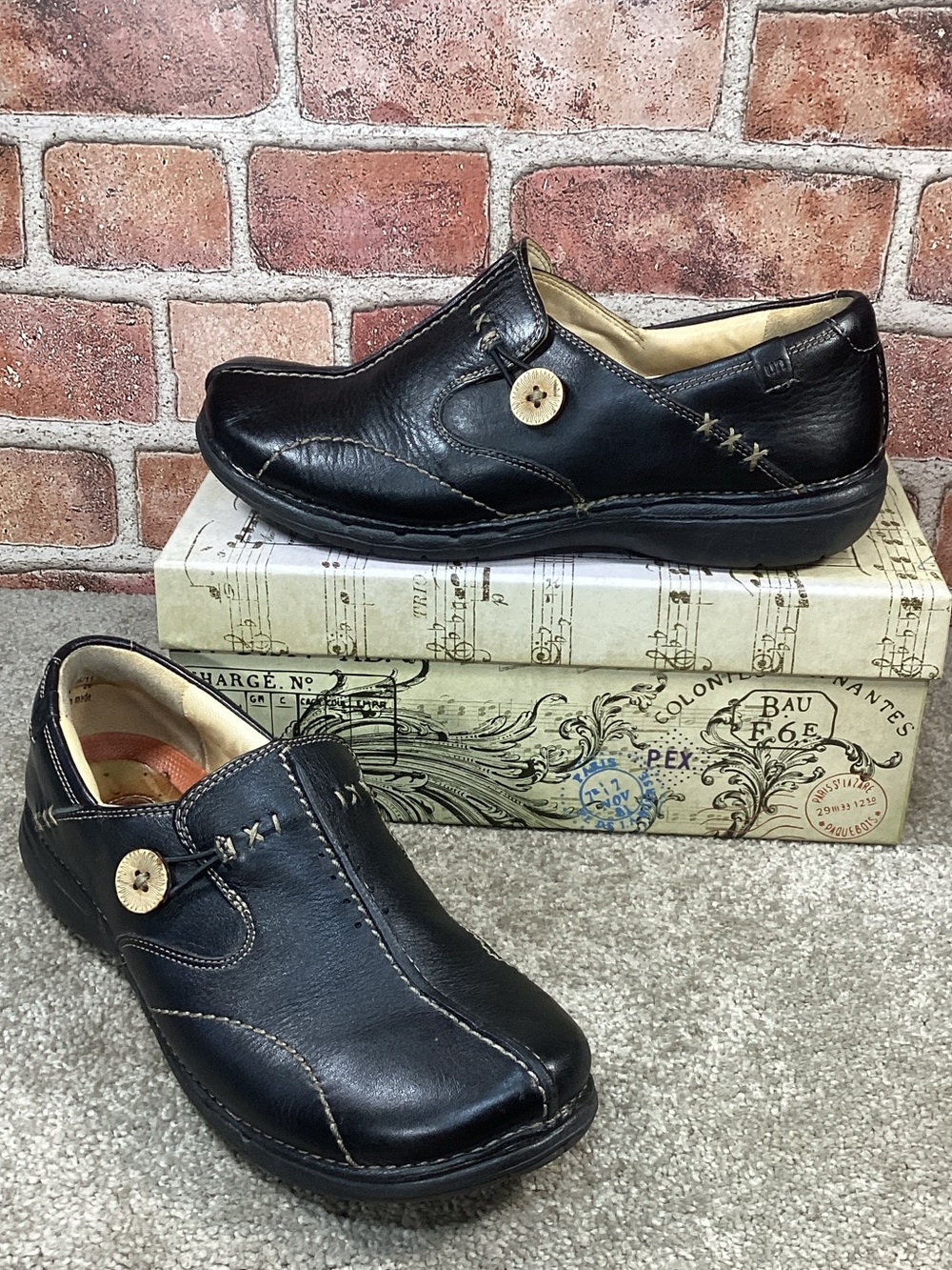 Clarks Womens Un.Loop slip on loafers clogs size 8